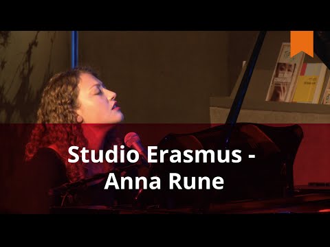 Anna Rune in Studio Erasmus