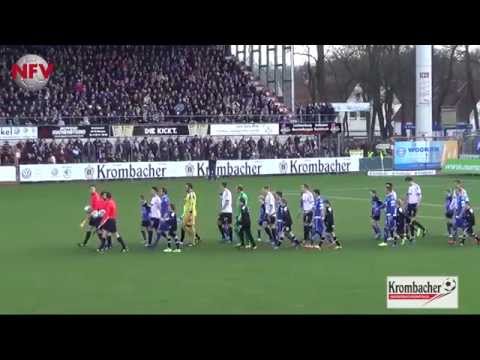 Einlauf der Mannschaften