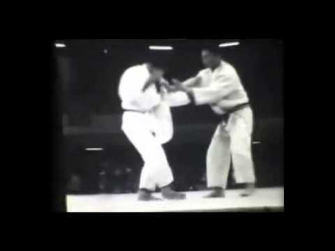 Judo / OS 1964 / -68 kg / 1e ronde: Carmeni - Chang