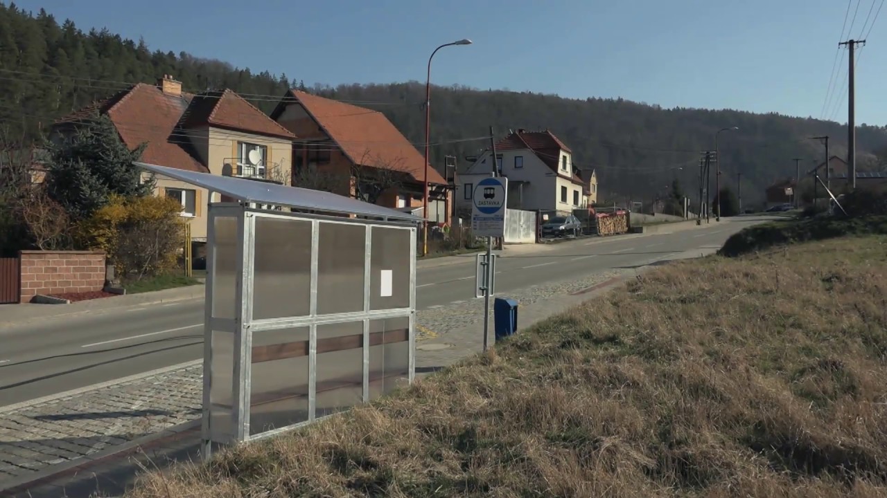 náhled z videa Nové přístřešky na zastávkách v Lažánkách
