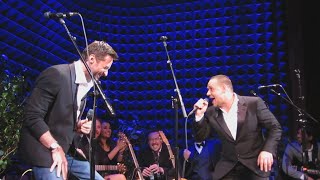 Hugh Jackman and Russell Crowe - The Confrontation, Les Miserables Live at Joe&#39;s Pub