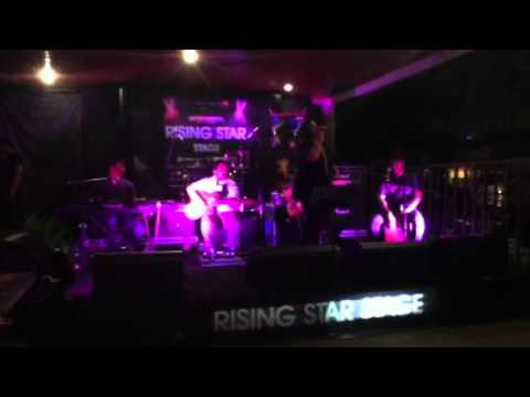 The eXtraLarge - Breakout (cover)