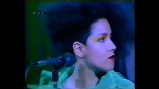 Matia Bazar con Antonella Ruggiero - Fantasia live 1984