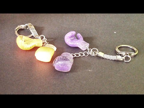 Epoxy resin / keychain/ Boxing gloves