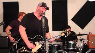 Source Victoria Performs &quot;Randy Described Eternity&quot; by Built to Spill