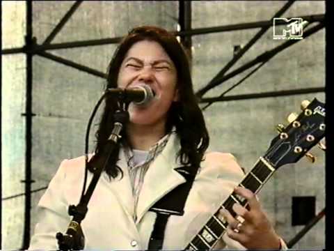 Thumbnail for The Breeders perform Head To Toe on MTV in a field in Germany, 1994 by Peter Gabriel, Head, The Breeders