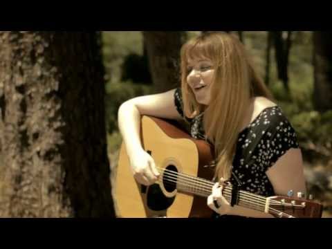 OneShotSessions - "Ordinary Town" by Emma du Preez