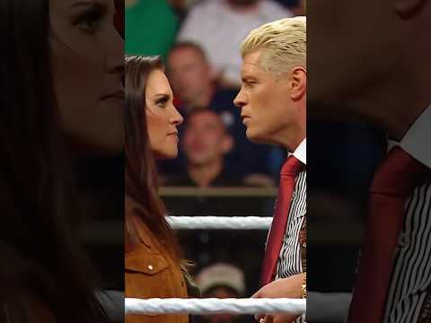 Oh… that’s an interesting choice 🤨 #WWERaw