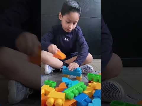 Marquitos tiene Un minuto para armar #megabloks  #bloques #diversion #shorts #retos