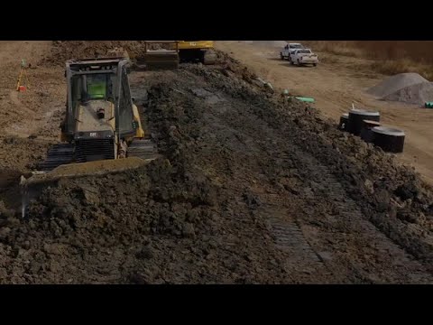 Optimale Schubarbeiten mit dem Cat D4 Dozer