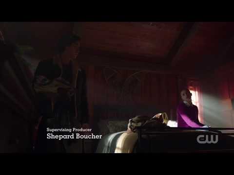 Betty and Jughead talk about the Barchie kiss. {2x14}