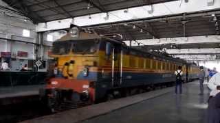preview picture of video 'Extremely Rare Container rake passing through Ghansoli station of Harbour Line!!'