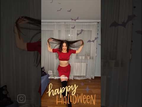 Kinga Szymańska from Poland in Classy Set from Jasirah Boutique ❤️🦇 #dance #bellydance #dancer