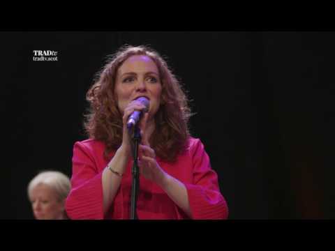 Robyn Stapleton performs To The Weavers Gin Ye Go live at Stirling Tolbooth (The Visit 2017)