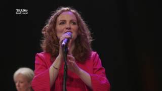 Robyn Stapleton performs To The Weavers Gin Ye Go live at Stirling Tolbooth (The Visit 2017)