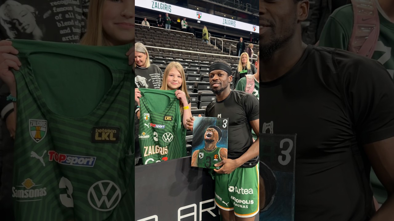 When fans love you this much, you have to get in trouble sometimes. 😅🥰 #zalgiris #basketball