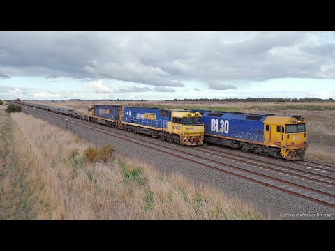 5MP2 Pacific National InfraBuild / Liberty Steel Train Crosses Light Engines (18/5/2023) - PoathTV