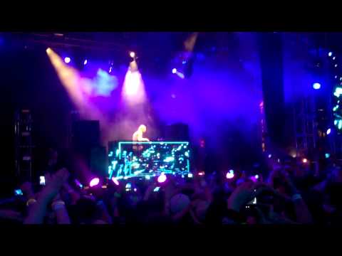 "Hide And Seek"- Imogen Heap - Guetta @Coachella 2010