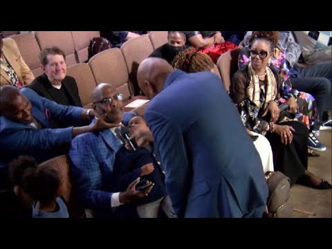 Donnie McClurkin tried to get Marvin Winans to sing "The Question Is," but Carvin Winans Stepped In