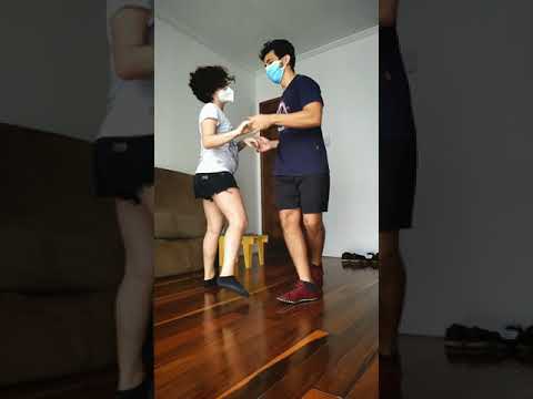 Danilo Tavares e Géssica Barreto dançando forró Nando Nogueira