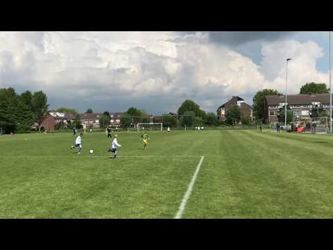 Melvin (8 jaar) - goal tegen ADO Den Haag in de kruising