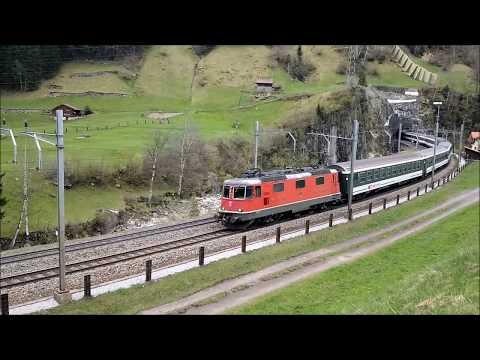 TRENI PASSEGGERI TRA EUROCITY, INTERCITY E REGIONALI IN TRANSITO A WASSEN (CH) 25 - 4 - 2015
