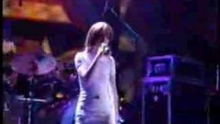 Garbage -Only Happy When It Rains (Live)
