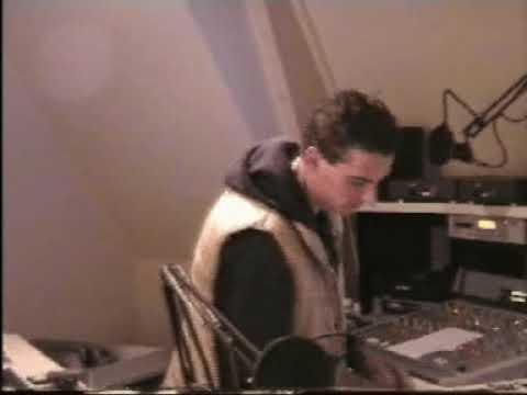 Selwyn Donia op System FM (2002)