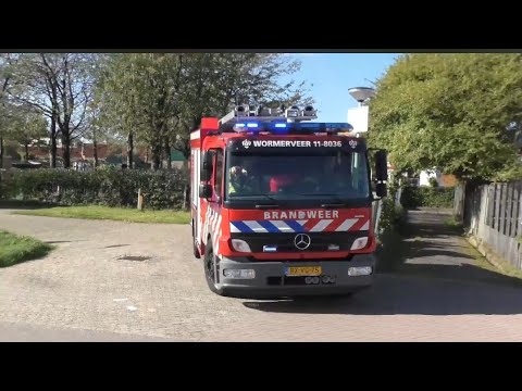 Oude Tankautospuit Wormerveer 11 8036 met spoed naar een Ongeval op de N246 in Wormerveer