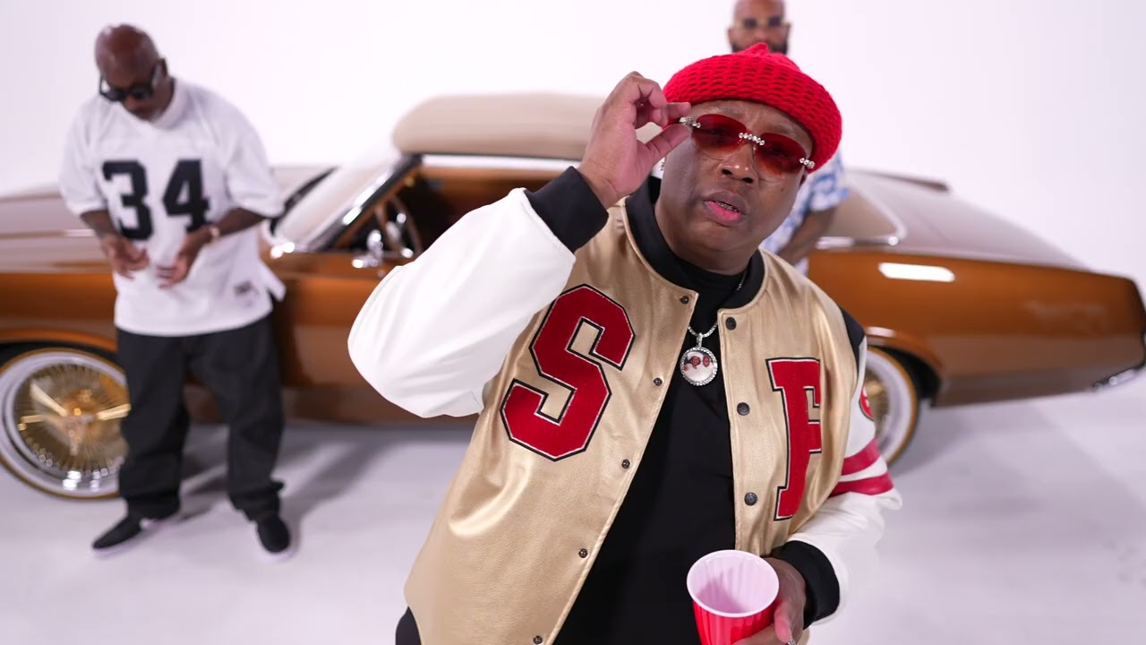 Richie Rich ft ‪E-40 and V White -‬ “We Different”