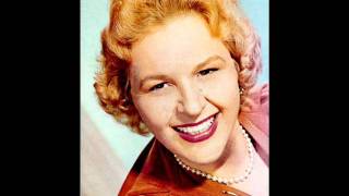 Kate Smith medley: What's New / Wrap Your Troubles in Dreams / Long Ago and Far Away (with lyrics)