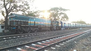 Download lagu Ajmer garib Nawaz express departing Hubli Junction with LHF WDP4 mp3