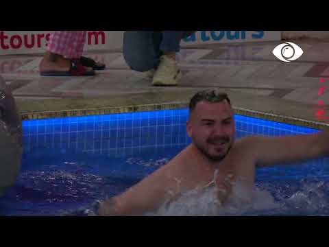 Ronaldo bie në pishinë/ Banorët shkrihen së qeshuri - Big Brother Albania Vip 2