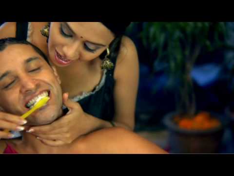 Aye Hip Hopper - ishQ Bector ft Sunidhi Chauhan | Amruta Khanvilkar [OFFICIAL VIDEO]