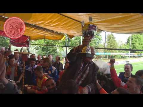 csv Apeldoorn - Sparta Nijkerk ( 2-2 ) 20-5-2017 | Spelers En Supporters Bedanken Peter Boeve