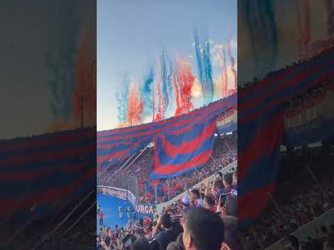 "SALIDA DE LA HINCHADA DE CERRO PORTEÑO " Barra: La Plaza y Comando • Club: Cerro Porteño