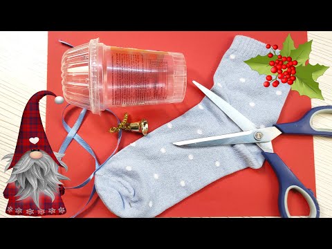 Взяла носок и пластиковый стакан! ?Идеи простых поделок к Рождеству ? и Новому году своими руками! ?