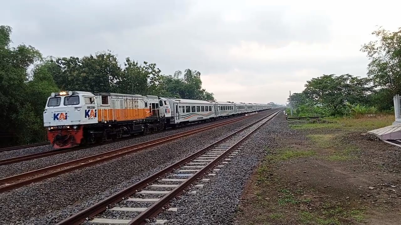 TUMBEN KA BANGUNKARTA PAKAI LOKOMOTIF CC 206❓🤔