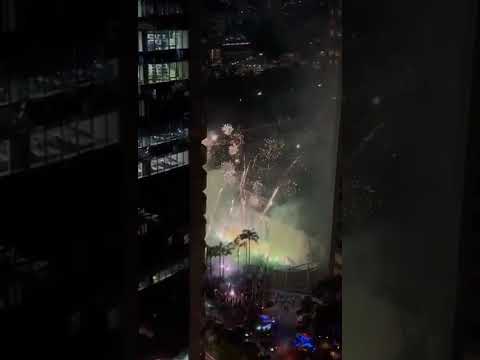 "Impresionante el banderazo de la hinchada de Atlético Nacional en São Paulo" Barra: Los del Sur &bull; Club: Atlético Nacional