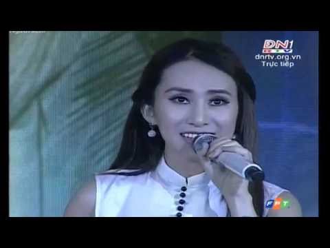 Thể hiện bởi Mây Trắng