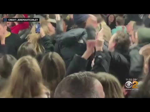 Impromptu Performance Breaks Out On NYC Subway Platform Following Robyn Concert