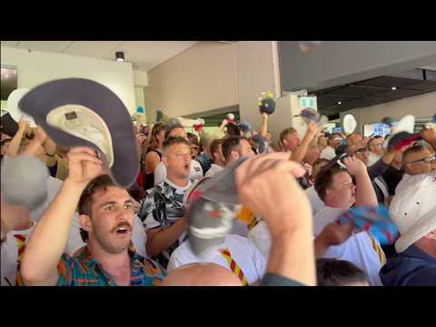 Barmy Army  | Tip their hats to Shane Warne | MCG | Boxing Day Test | The Ashes | Day 2