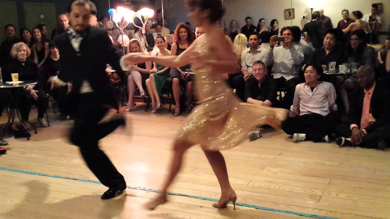 Argentine Tango dancers Gaby Mataloni & Guillermo Cerneaz dance swing - Blue Suede Shoes
