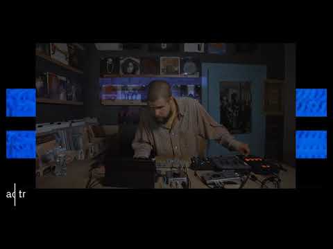 Fesikl Mikensky - Acoustic Treatment live