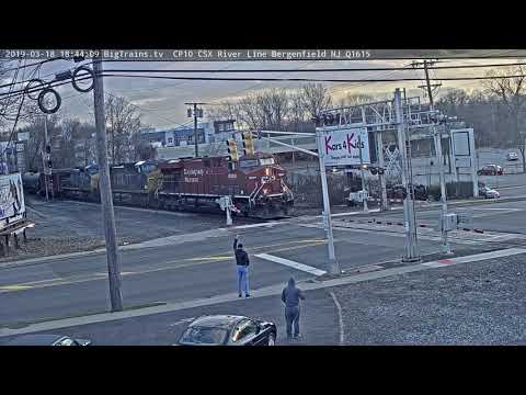 3- 18-2019 18:44 nb empty's CP 8804 CSX 300, 9033 K049