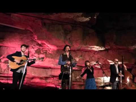 Taarka, I Could Use You Now (Bluegrass Underground)