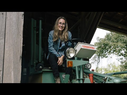 Handverarbeitung von Flachs für Leinen im Rahmen des PA-Flachs-Programms: Herbst 2024