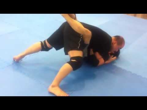 尼崎市武庫之荘　総合格闘技　5月27日（火）マススパーリング2