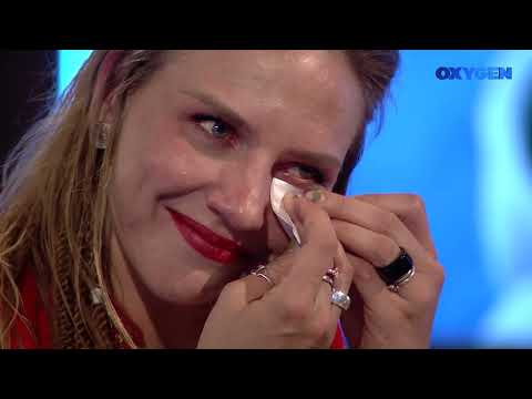 Besim Dina e përmend titullin e një kënge, mysafirja emocionohet dhe fillon të qaj…😮