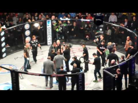 Rampage Jackson talks shit to King Mo at BELLATOR 110 after beating M'Pumbu